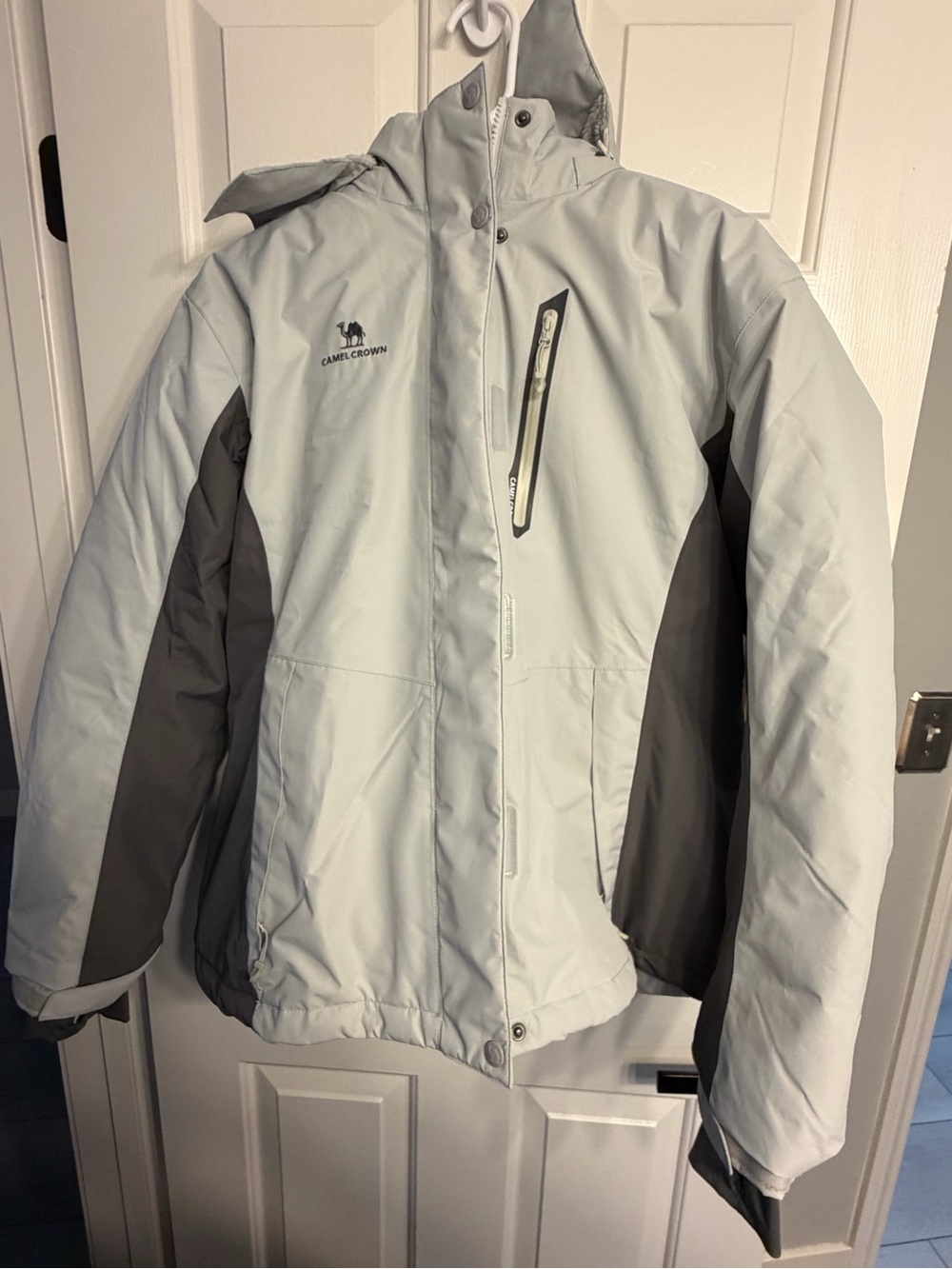 Camel Crown Women's Light Gray & Dark Gray Ski Jacket
